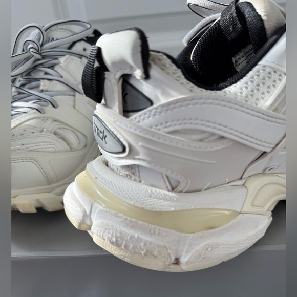 BALENCIAGO: WOMEN'S TRACK SNEAKER IN WHITE - Picture 9 of 17